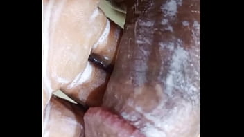 Wetjuicypussy1 a nigerian girl ask this man to give her 20 000 for sex and the man do not have the money him has to go on masupaytion in his house