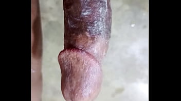 Wetjuicypussy1 a nigerian girl ask this man to give her 20 000 for sex and the man do not have the money him has to go on masupaytion in his house