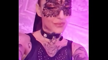 En tournage on est toujours très pro très prochainement vous pourrez le