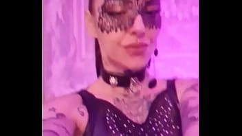 En tournage on est toujours très pro très prochainement vous pourrez le