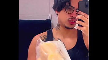 Preciso de uma boneca maior