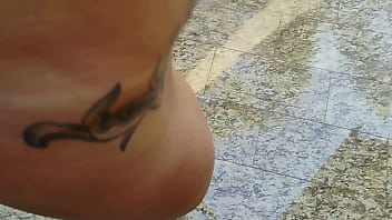 Casada safada passando a buceta do pau do enteado que não resistiu e enfiou o pau na buceta da madrasta