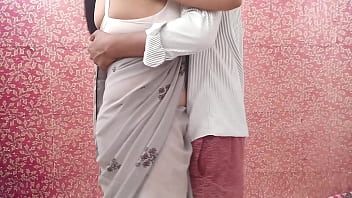 Aunty caught nephew's big dick while he closing her bra hook