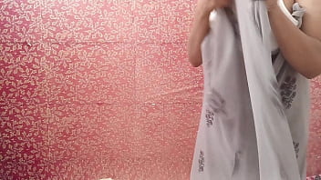 Aunty caught nephew's big dick while he closing her bra hook