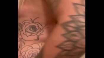 מעסה את הגוף שלי עושה לעצמי ביד עם שמן מעסה את הגוף שלי עושה לעצמי ביד עם שמן