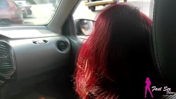 Mostrei minha raba na rua e o entregador de aplicativo me chupou no carro i showed my ass on the street and the app delivery guy sucked me off in the car