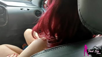 Mostrei minha raba na rua e o entregador de aplicativo me chupou no carro i showed my ass on the street and the app delivery guy sucked me off in the car