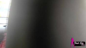 Mostrei minha raba na rua e o entregador de aplicativo me chupou no carro i showed my ass on the street and the app delivery guy sucked me off in the car