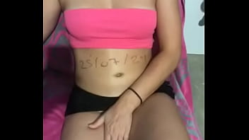 Je me suis écrit la date sur mon corps pour prouver que tout est en live