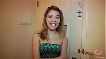 Shy girls goes 2 fingers deep