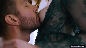 A blonde babe squirts after getting fucked by her boyfriend A blonde babe squirts after getting fucked by her boyfriend