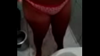 Masturbando no banheiro