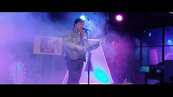 Partiendo el escenario con el tema de corazon de obsidiana