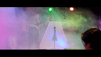 Partiendo el escenario con el tema de corazon de obsidiana