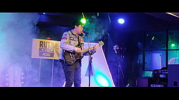 Partiendo el escenario con el tema de corazon de obsidiana