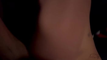 Chamei um desconhecido para um passeio misterioso e fiz uma dupla penetração com dois bbc