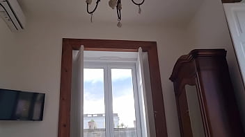 Amatoriale sborrata mattutina mi sono svegliato arrapato e mi sono segato ho svuotato le mie grosse palle con una bella sborrata