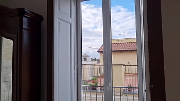 Amatoriale sborrata mattutina mi sono svegliato arrapato e mi sono segato ho svuotato le mie grosse palle con una bella sborrata