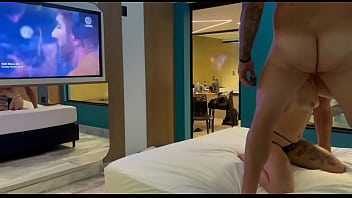 Me abriram toda e gozaram onde quiseram com buceta gozada dentro e boca lambuzada de porra fui usada como uma vadia de verdade