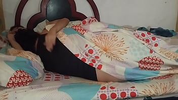 Venezolana cachonda se deja follar sin condón por un gran hombre con buena polla