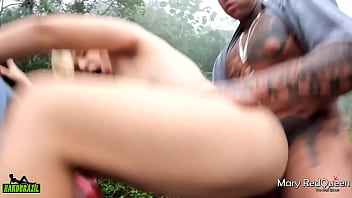 The car broke down and they decided to fuck there with the right to squirt and anal