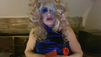 Gagged Tranny Sarah With Big With Big Black Dildo Masturbating Her Clitty And Smoking thumbnail