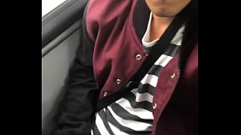 Batendo Punheta No ônibus thumbnail