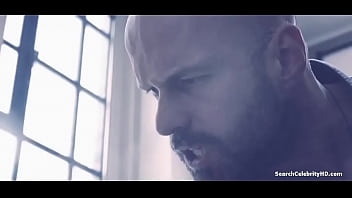 Lili bordan the smoke