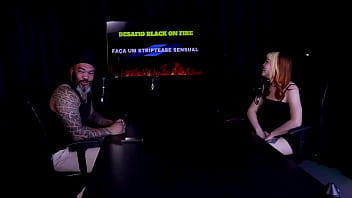 Gostosa faz um stripper sensual e mostra seus lindos peitos fala que tem um tempo que não transa e bate um papo com o apresentador middy watch sheer red