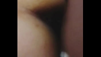 Video llamada con un seguidor en vivo miraba como me mamaban el culo y me cogían ante el