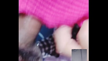 Video llamada con un seguidor en vivo miraba como me mamaban el culo y me cogían ante el