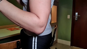 Levei ela na lanchonete mais acabei comendo a sobremesa antes