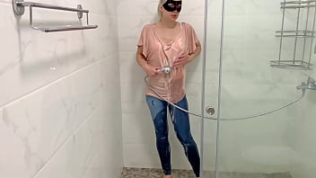 Mia's mimi wild excitement in the shower