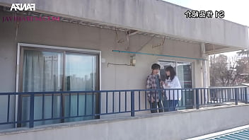 Novinha com os peitos gigantes faz o amigo trair a namorada legendado