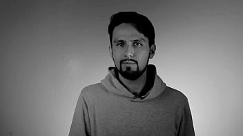 Hombre expone sus miserias frente a la cámara