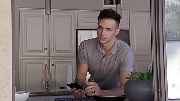 Long Dick Nerd London Makes Tony Scream thumbnail