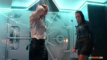 Sexy wet babes dancing for you