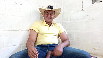 Yuri Gaúcho Agroboy Super Dotado Esguichando Porra Da Pica Grossa Urso Brasileiro Gozando Forte thumbnail