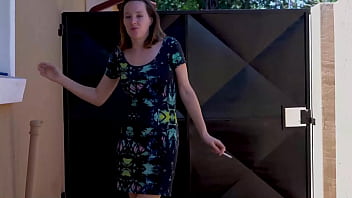 Slutty outdoor smoking