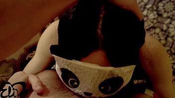 Adora il mio corpo sexy mentre ti faccio vedere come mi piace essere sottomessa