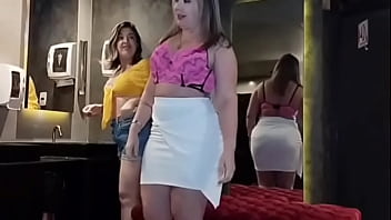 Transamos no banheiro da casa de swing