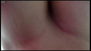 Morena brasileira amadora com seios naturais gigantes balançando – close up hipnotizante e excitante