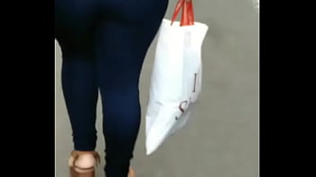 Mi Rica Perra Comprando thumbnail