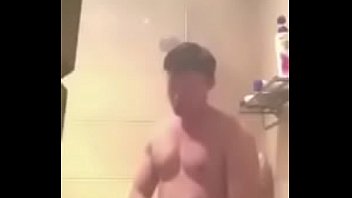 Showering Guy On Cam thumbnail