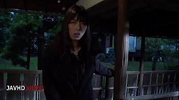 Enchanting japanese beauty ryoko murakami delivers sultry performance