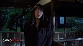 Enchanting japanese beauty ryoko murakami delivers sultry performance