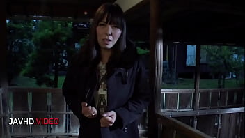 Enchanting japanese beauty ryoko murakami delivers sultry performance