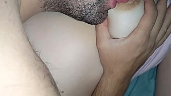 Safadoscasal chupando gostoso peito gostosa da esposa