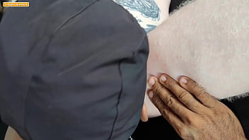 Loira gostosa queria uma massagem mas acabou levando caldo no cu apertado