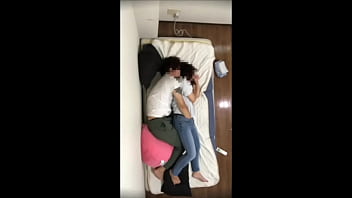 休みの日に家から出ずに朝から晩までヤリまくる変態カップル